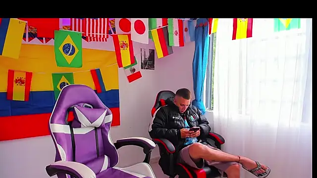 parejacaliente20154 online show from 07-08-26, 11:37