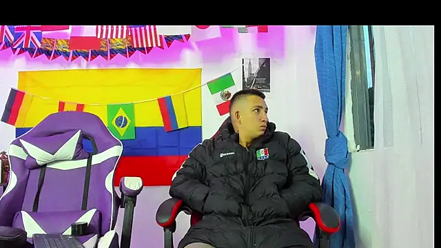 parejacaliente20154 online show from 07-10-26, 10:40