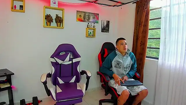 parejacaliente20154 online show from 07-15-26, 11:04