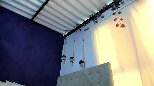 Snapshot of Leamonroe__ chatting on 03-04-26, 02:23 Leamonroe online show from 03-04-26, 02:23