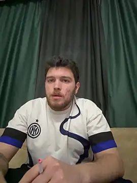 Snapshot of Franso13 chatting on 03-06-26, 08:16 Franso13 online show from 03-06-26, 08:16