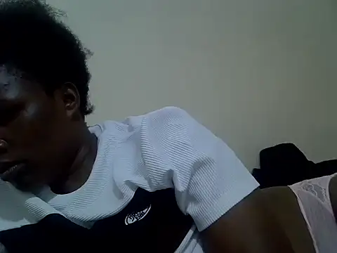 Snapshot of sweetangel41 chatting on 12-21-25, 05:42 sweetangel41 online show from 12-21-25, 05:42