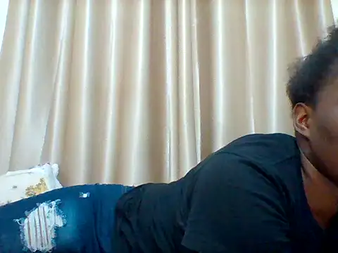 Snapshot of sweetangel41 chatting on 03-04-26, 06:25 sweetangel41 online show from 03-04-26, 06:25