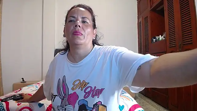 Snapshot of sofiamature01 chatting on 11-04-25, 11:15 sofiamature01 online show from 11-04-25, 11:15