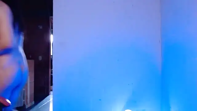 Snapshot of dannafitness chatting on 12-17-25, 07:31 dannafitness online show from 12-17-25, 07:31