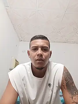 Snapshot of Andres0908Lp chatting on 07-05-26, 03:41 Andres0908Lp online show from 07-05-26, 03:41