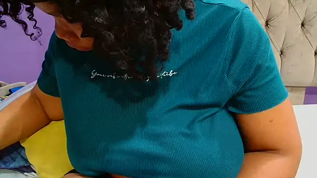 YELLOWBUSTYMELLONS online show from 03-10-26, 05:18