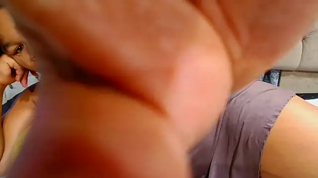 YELLOWBUSTYMELLONS online show from 03-14-26, 05:40