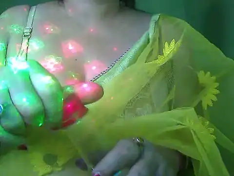 Snapshot of LOVERIAKOL chatting on 11-27-25, 03:03 LOVERIAKOL online show from 11-27-25, 03:03