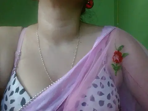 Snapshot of LOVERIAKOL chatting on 02-06-26, 06:44 LOVERIAKOL online show from 02-06-26, 06:44