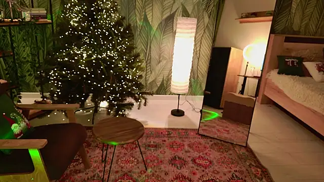 Snapshot of Elsie_Ginger chatting on 12-26-24, 02:12 Elsie Ginger online show from 12-26-24, 02:12