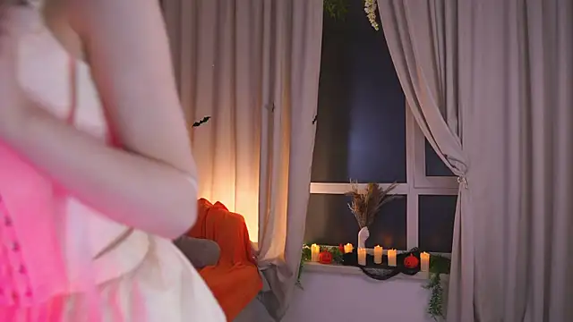 CindyGarrison online show from 10-31-25, 01:39