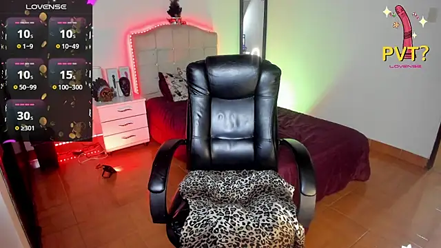 Snapshot of vampirellaa_crazy_ chatting on 12-04-24, 01:47 vampirellaa crazy online show from 12-04-24, 01:47