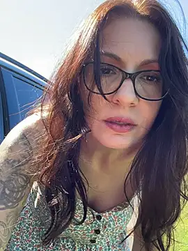 BeautifulMesss online show from 09-28-25, 04:12