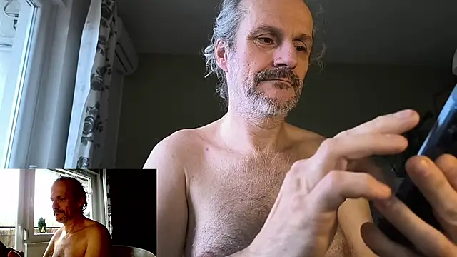 Snapshot of Zed0l1Mod chatting on 12-22-25, 12:46 Zed0l1Mod online show from 12-22-25, 12:46