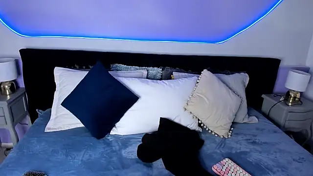 Snapshot of Julieta_Cortes__ chatting on 03-04-25, 12:12 Julieta Cortes online show from 03-04-25, 12:12