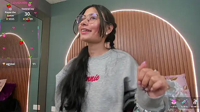 NayeCloud online show from 10-14-25, 03:40