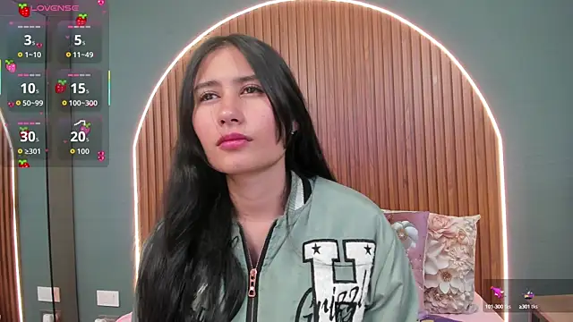 NayeCloud online show from 10-21-25, 03:40