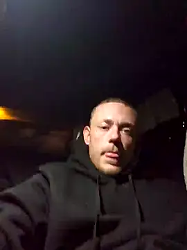 Snapshot of dadyyD95 chatting on 02-04-25, 04:48 dadyyD95 online show from 02-04-25, 04:48