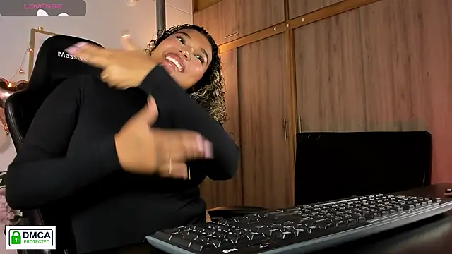 Snapshot of aleja_montiel__ chatting on 02-17-26, 12:56 aleja montiel online show from 02-17-26, 12:56