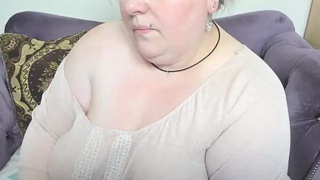 fashiona online show from 10-25-25, 09:42