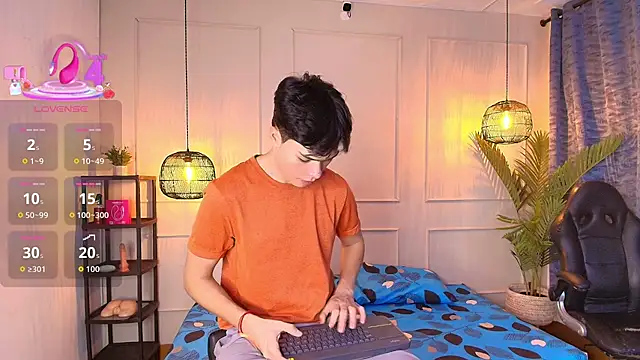 Snapshot of luandy chatting on 01-08-26, 08:11 luandy online show from 01-08-26, 08:11