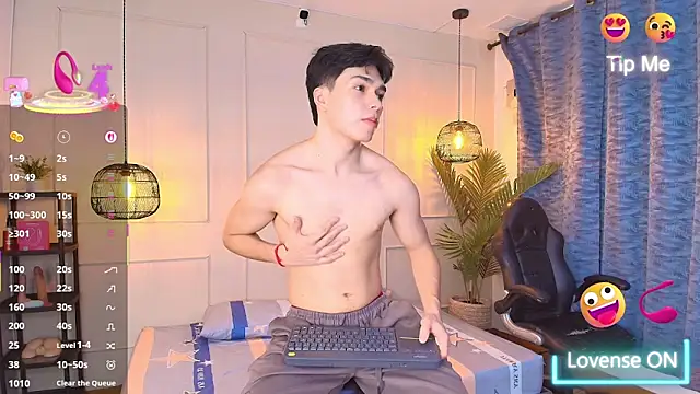 Snapshot of luandy chatting on 03-05-26, 11:39 luandy online show from 03-05-26, 11:39