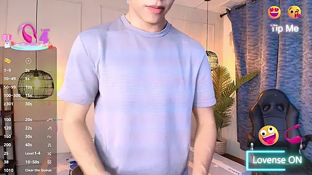 Snapshot of luandy chatting on 03-10-26, 11:37 luandy online show from 03-10-26, 11:37