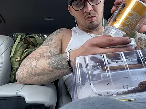 Snapshot of Antoniothedon chatting on 01-11-25, 12:33 Antoniothedon online show from 01-11-25, 12:33