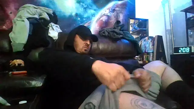 Snapshot of Antoniothedon chatting on 12-17-25, 09:10 Antoniothedon online show from 12-17-25, 09:10