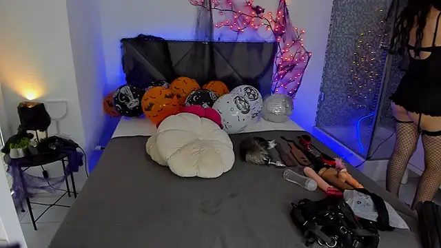 CassieEvans online show from 10-31-25, 06:47