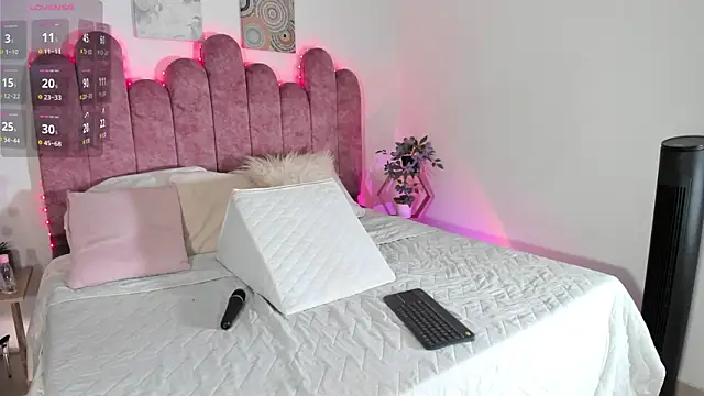 AmberMoss  online show from 08-01-26, 06:01