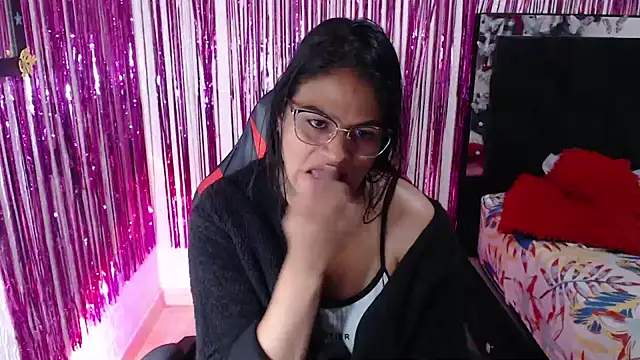 SweetAlmaa online show from 06-27-26, 11:37