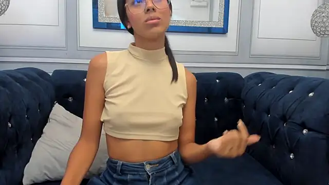 Snapshot of Isa_little4u chatting on 12-26-24, 03:42 Isa little4u online show from 12-26-24, 03:42