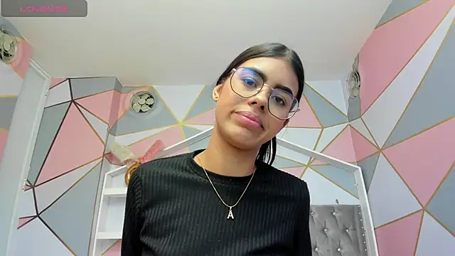 Snapshot of Isa_little4u chatting on 02-05-25, 06:26 Isa little4u online show from 02-05-25, 06:26