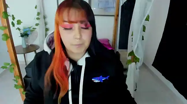 Snapshot of lussyevans24 chatting on 01-24-25, 03:54 lussyevans24 online show from 01-24-25, 03:54
