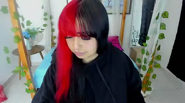 Snapshot of lussyevans24 chatting on 02-07-25, 04:16 lussyevans24 online show from 02-07-25, 04:16