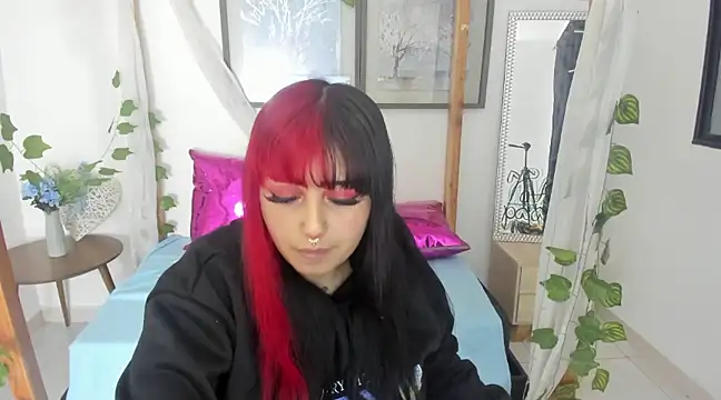 Snapshot of lussyevans24 chatting on 02-08-25, 07:26 lussyevans24 online show from 02-08-25, 07:26