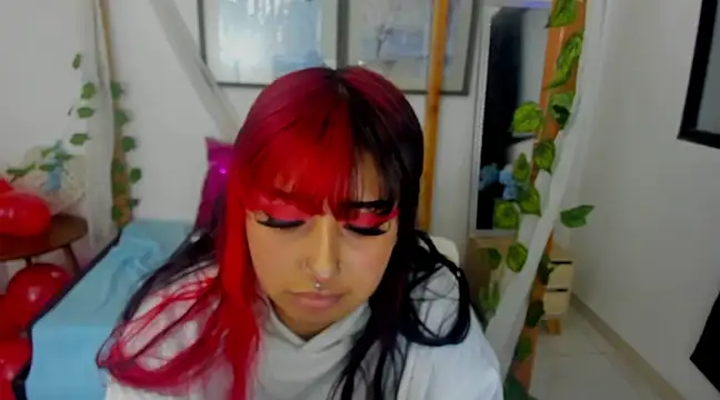Snapshot of lussyevans24 chatting on 02-21-25, 10:17 lussyevans24 online show from 02-21-25, 10:17