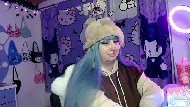 Snapshot of lussyevans24 chatting on 10-17-25, 06:38 lussyevans24 online show from 10-17-25, 06:38