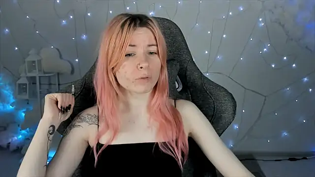 LexiWenford online show from 01-20-25, 02:43