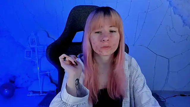 LexiWenford online show from 02-17-25, 02:42