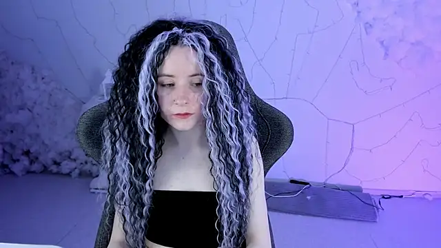 LexiWenford online show from 03-18-25, 05:52