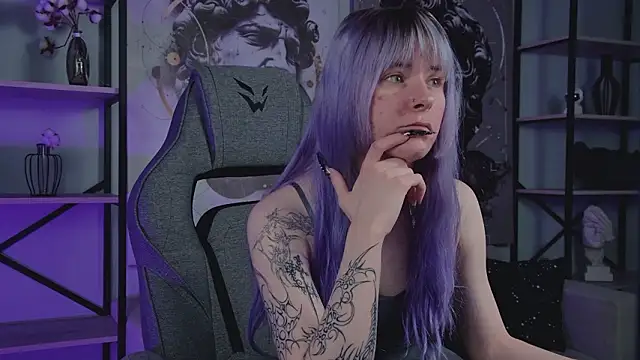 LexiWenford online show from 02-19-26, 03:02