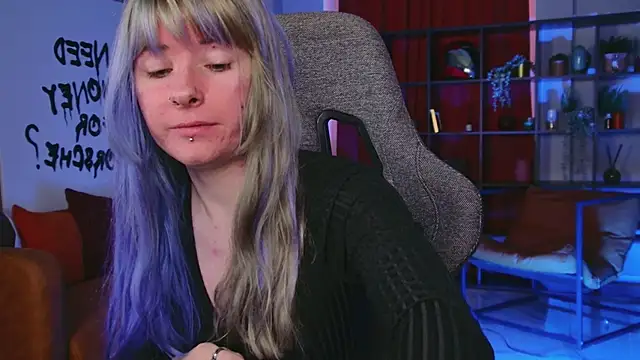 LexiWenford online show from 05-05-26, 03:25