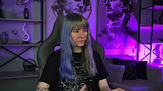 LexiWenford online show from 05-07-26, 03:12