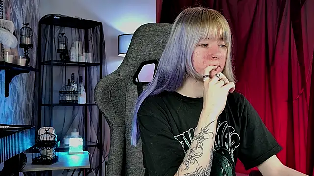 LexiWenford online show from 05-11-26, 02:50