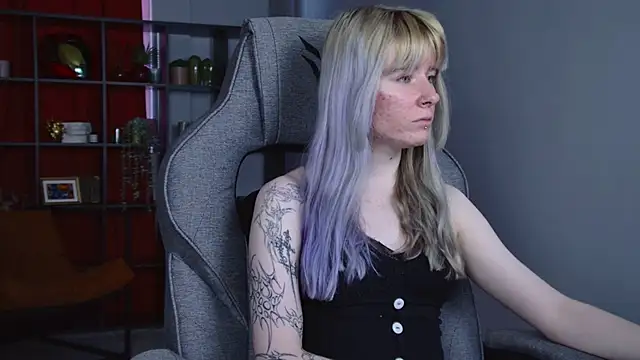 LexiWenford online show from 05-25-26, 02:39