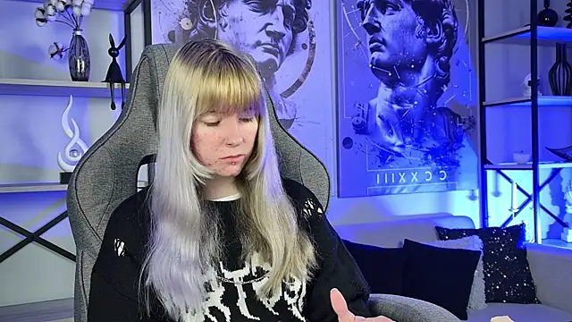 LexiWenford online show from 05-27-26, 02:52