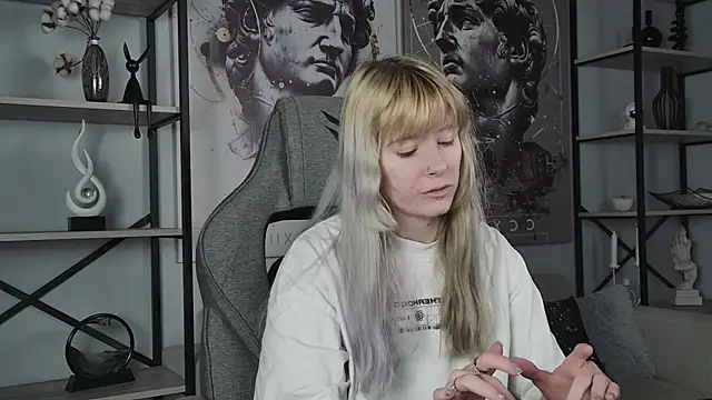 LexiWenford online show from 06-09-26, 03:40
